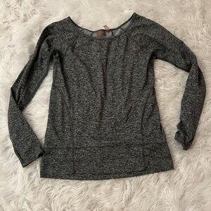 Zella women’s performance top. Heather gray